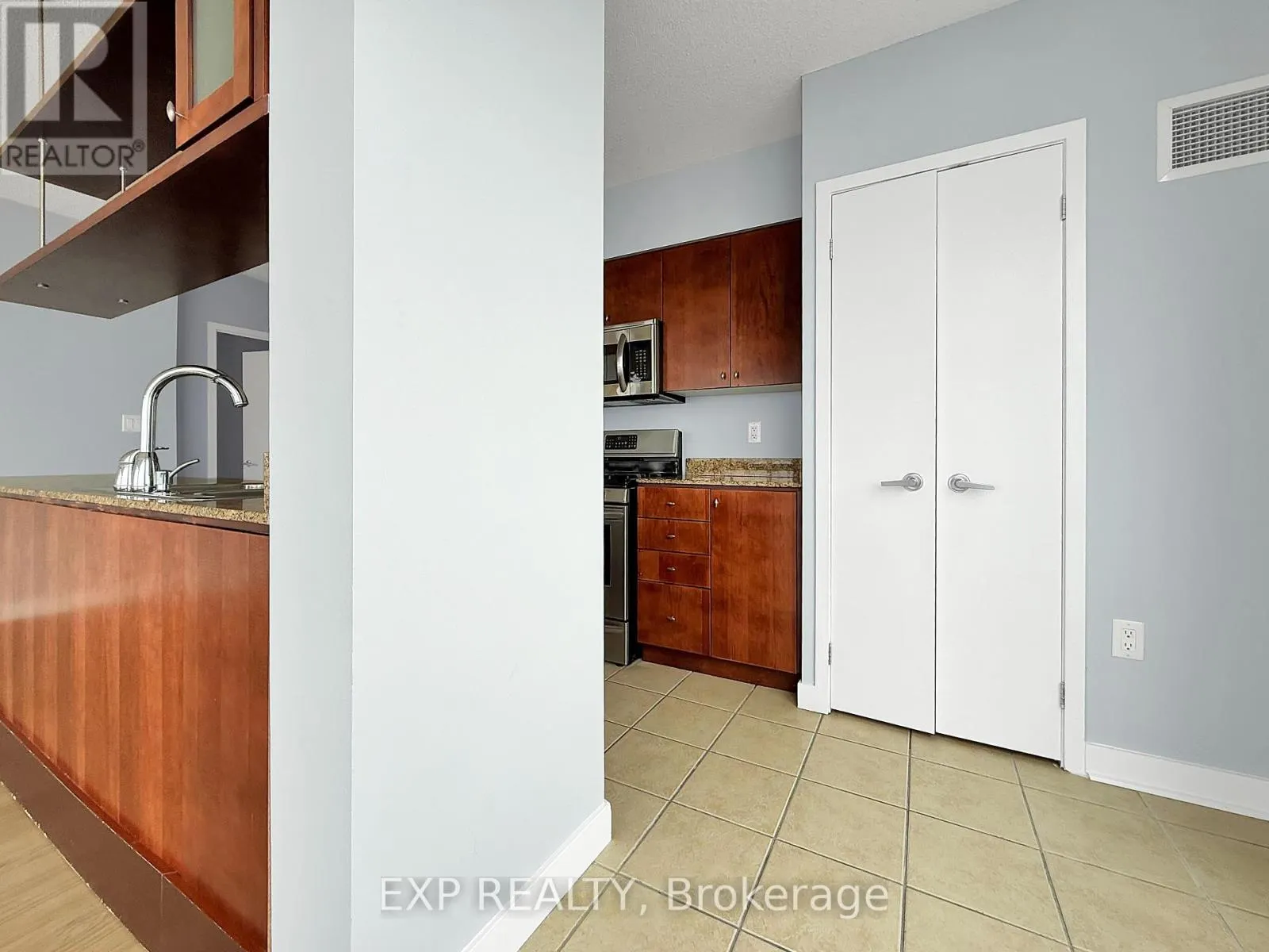 3202 - 5 MARINER TERRACE