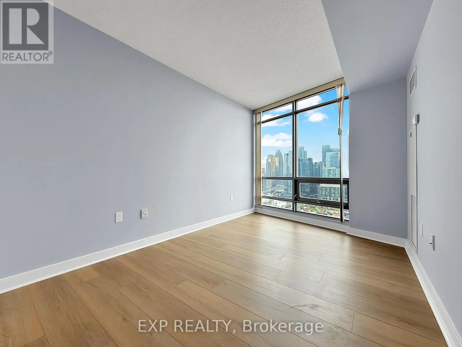 3202 - 5 MARINER TERRACE