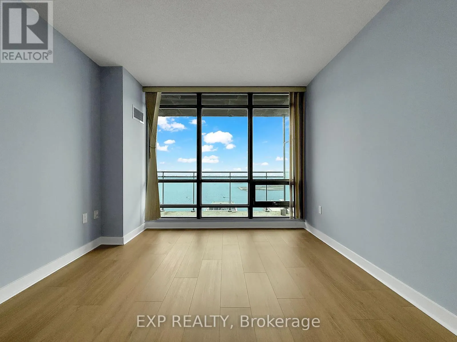 3202 - 5 MARINER TERRACE
