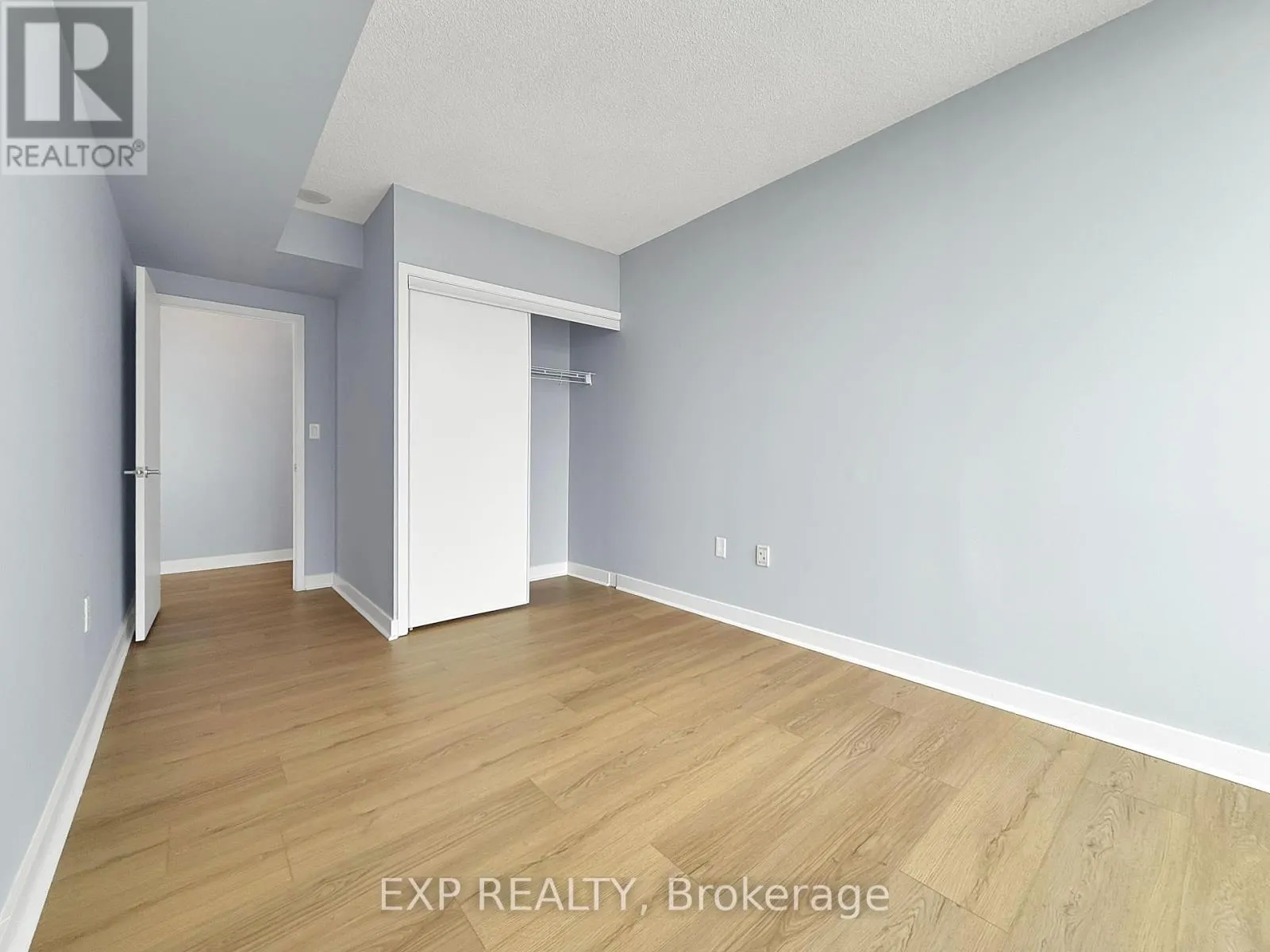 3202 - 5 MARINER TERRACE