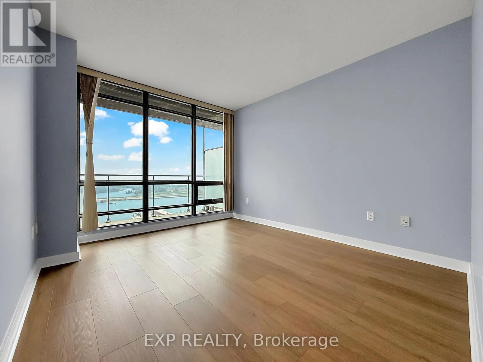 3202 - 5 MARINER TERRACE