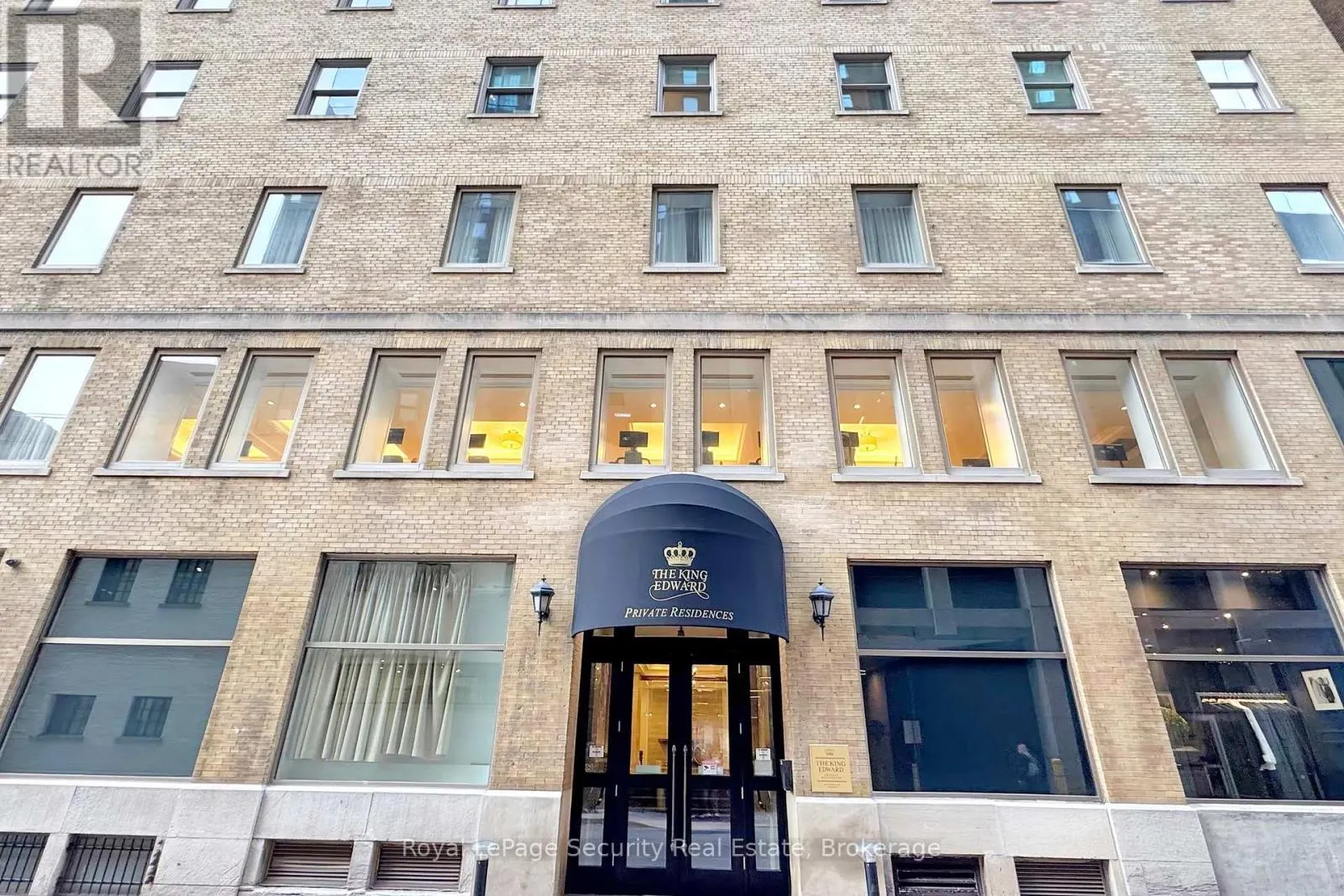 323 - 22 LEADER LANE