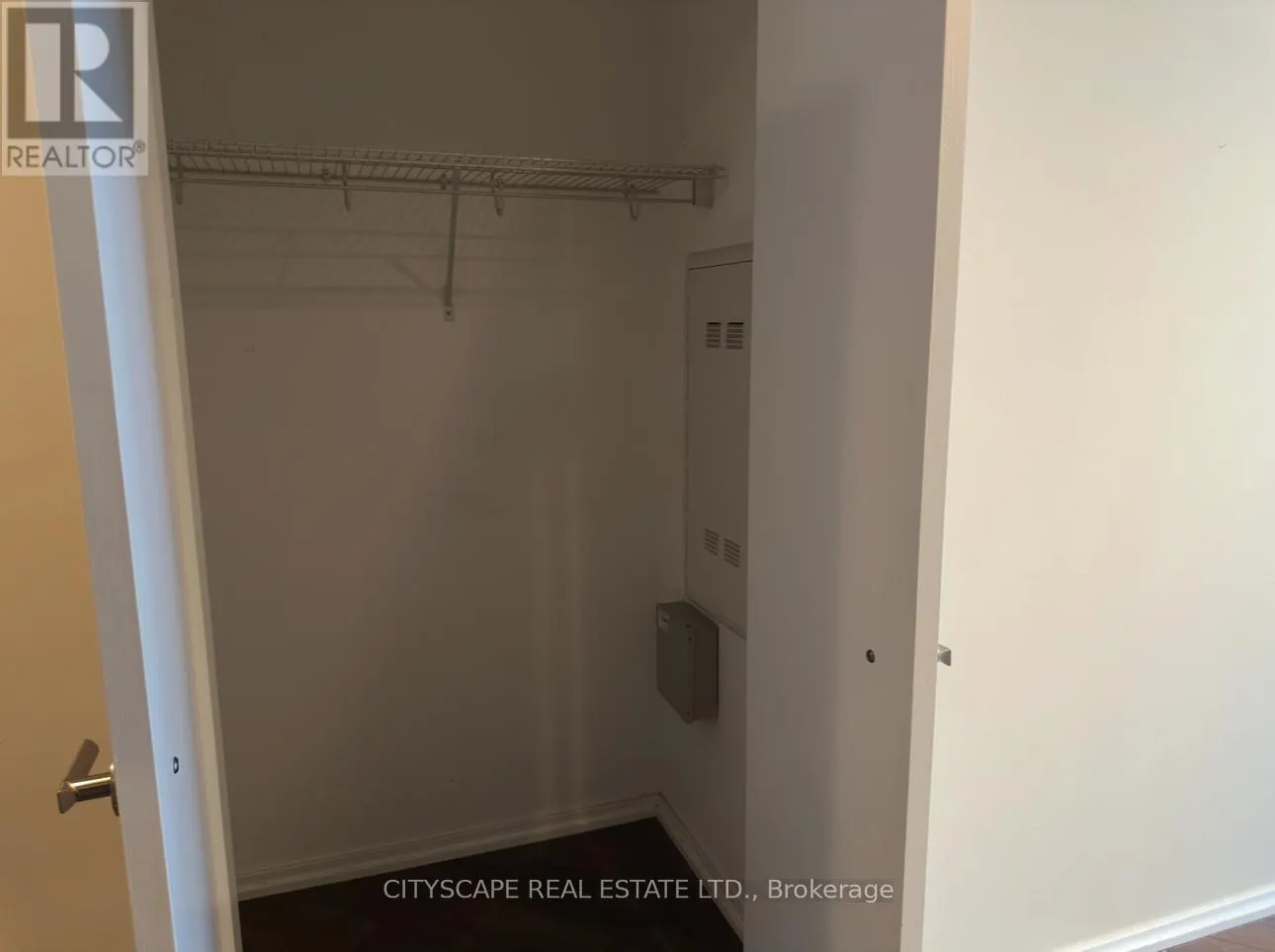 909 - 45 CHARLES STREET E