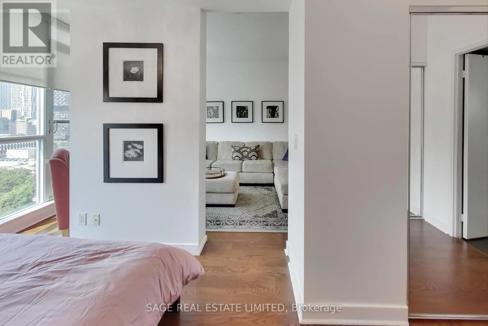 1306 - 320 RICHMOND STREET E