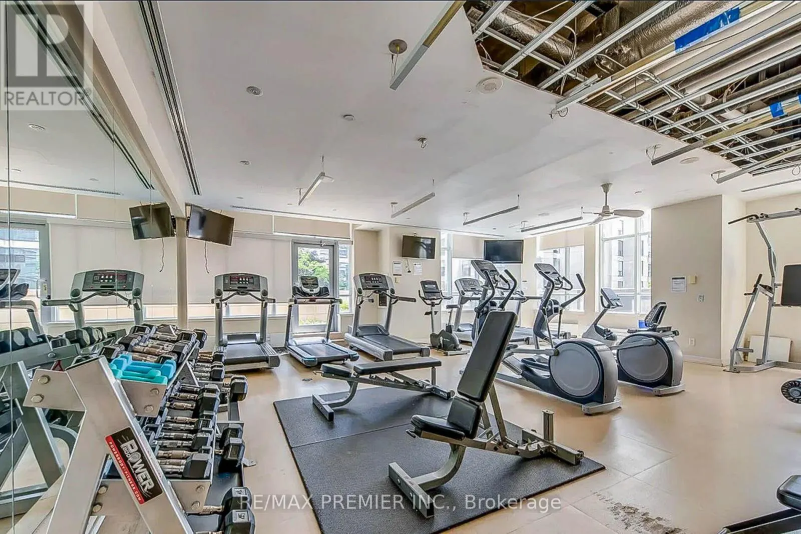 1512 - 2191 YONGE STREET