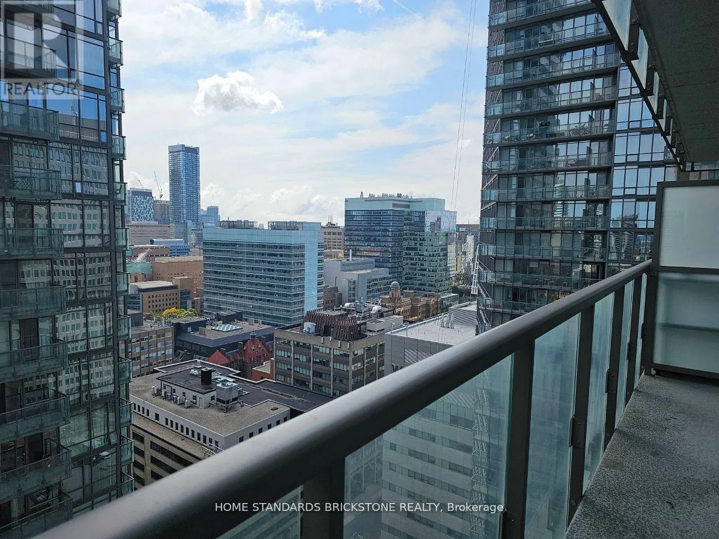 2510 - 37 GROSVENOR STREET