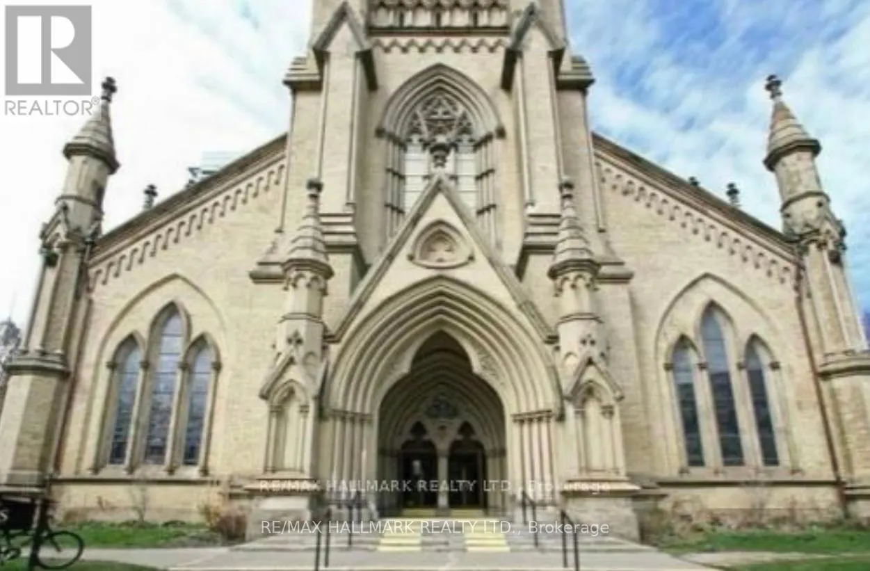 1404 - 92 KING STREET E