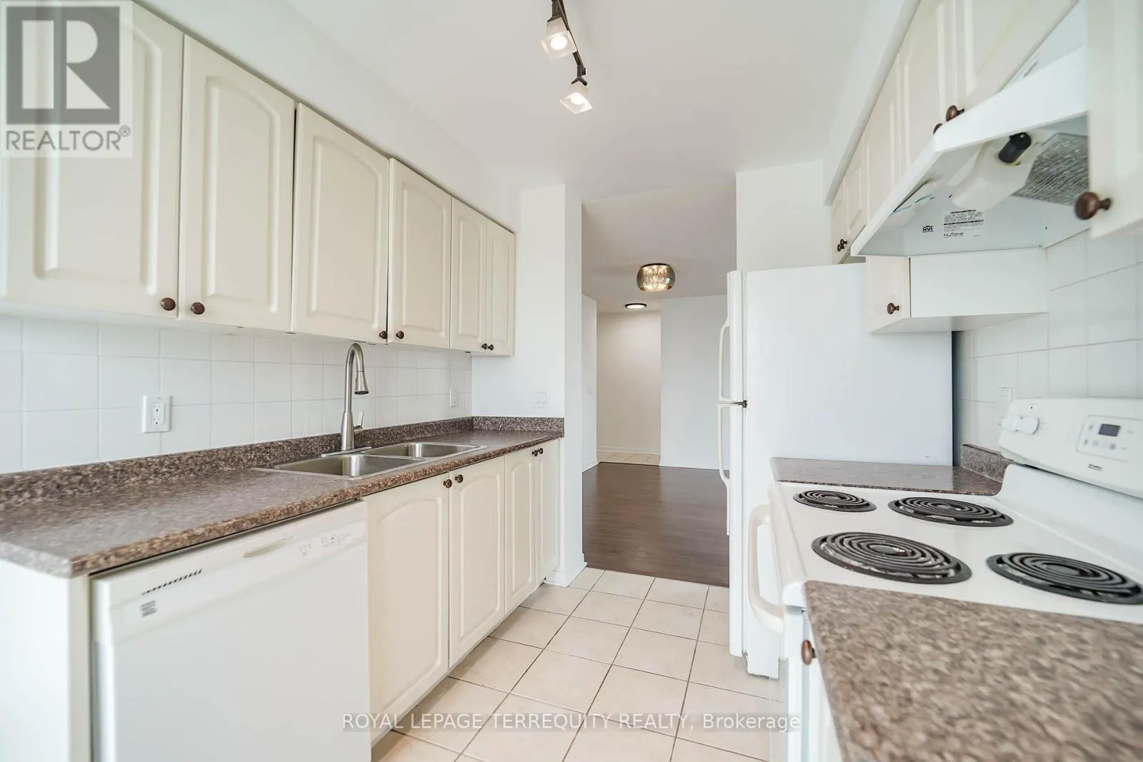 2506 - 22 OLIVE AVENUE