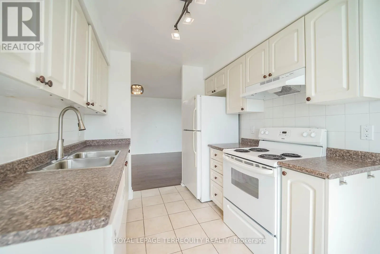 2506 - 22 OLIVE AVENUE