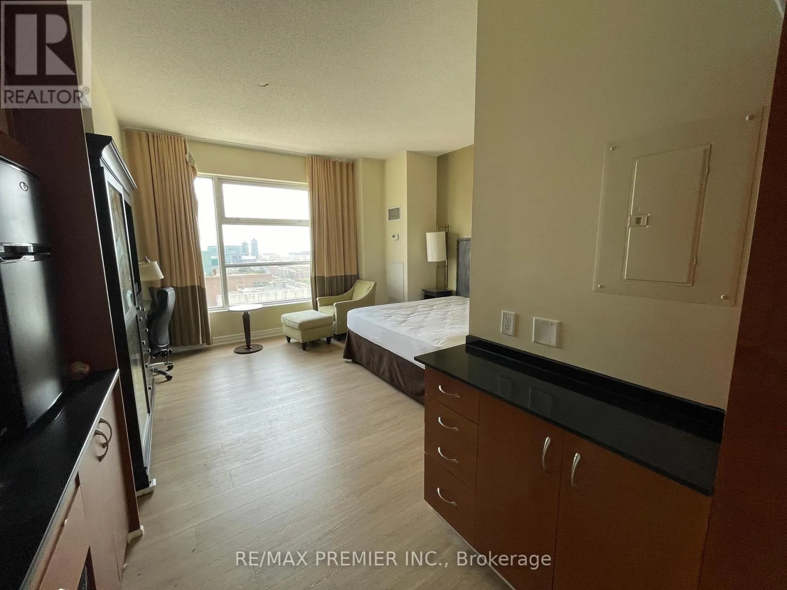 2508 - 1 KING STREET W