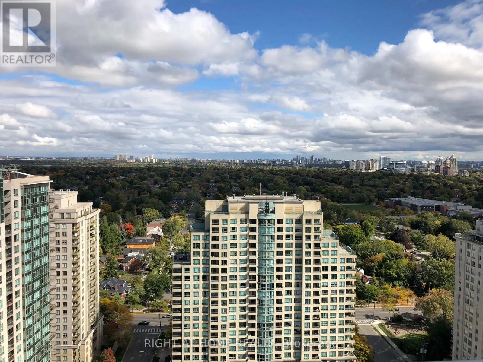 2207 - 5180 YONGE STREET