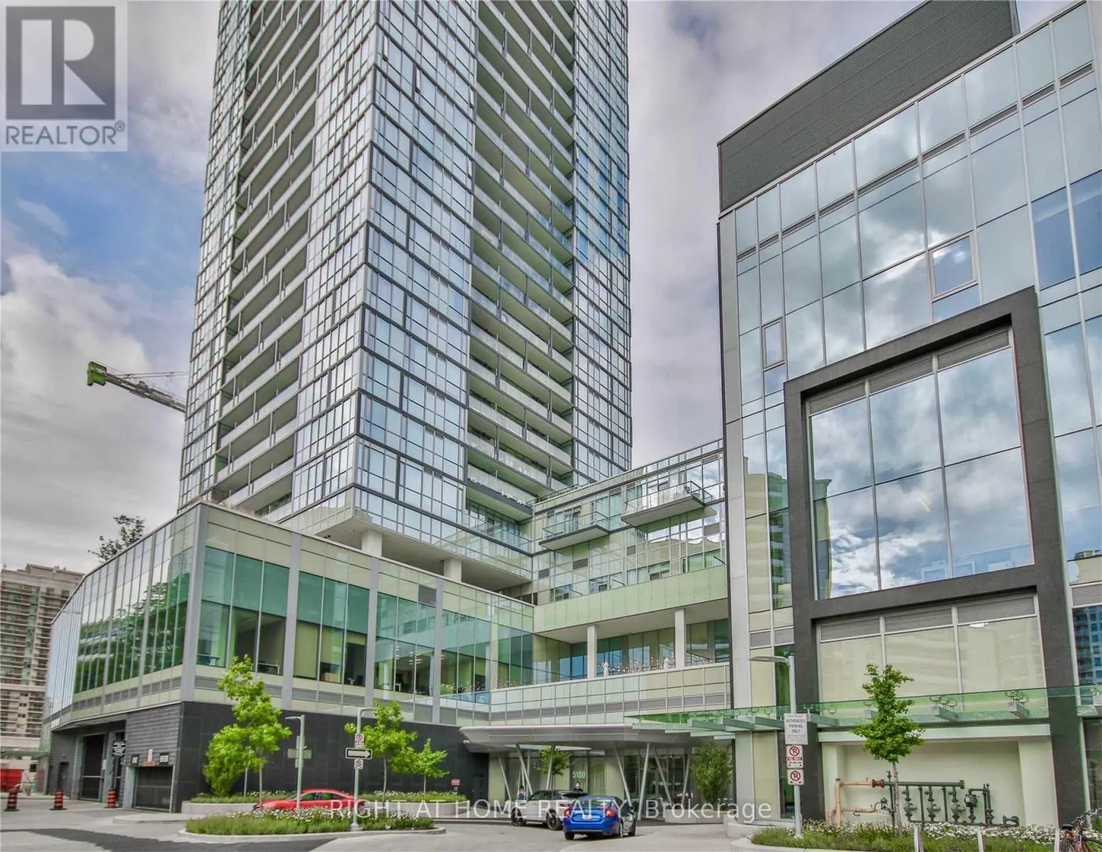 2207 - 5180 YONGE STREET