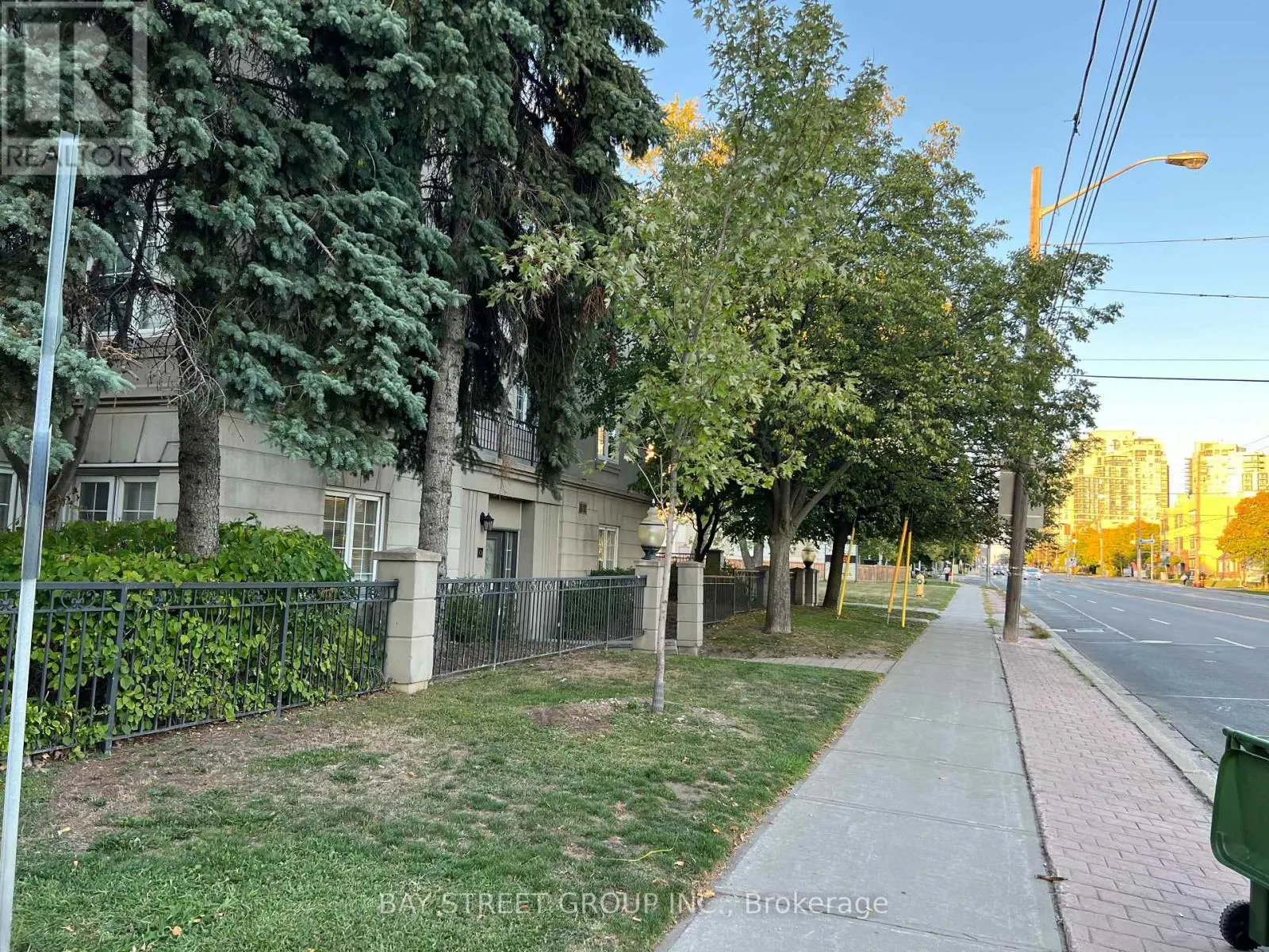 C1 - 108 FINCH AVENUE W