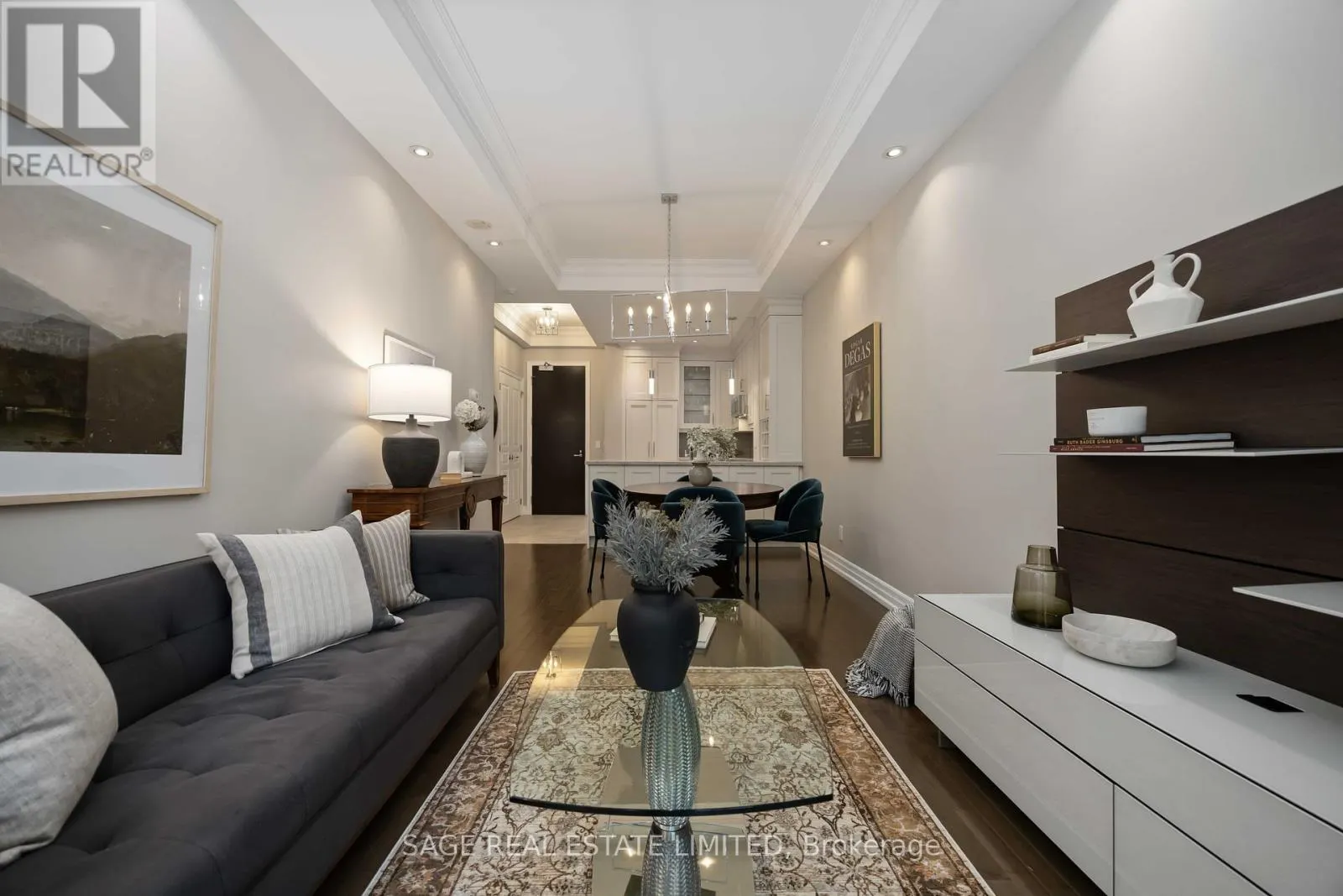 212 - 20 BURKEBROOK PLACE