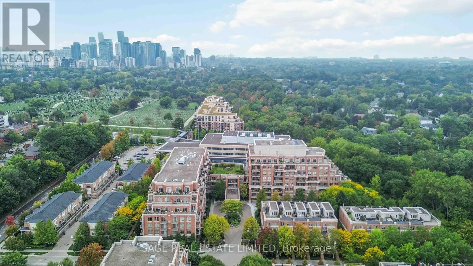 212 - 20 BURKEBROOK PLACE