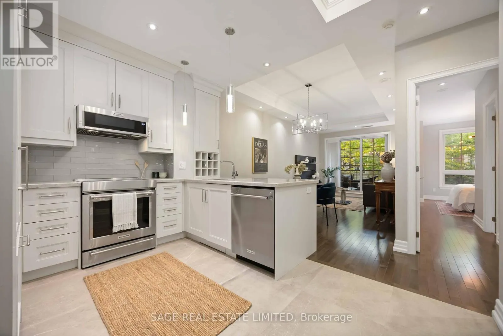 212 - 20 BURKEBROOK PLACE