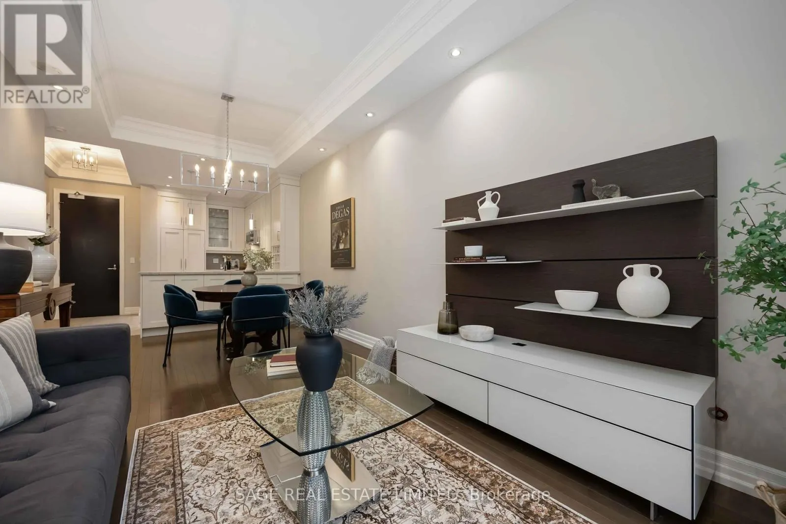 212 - 20 BURKEBROOK PLACE