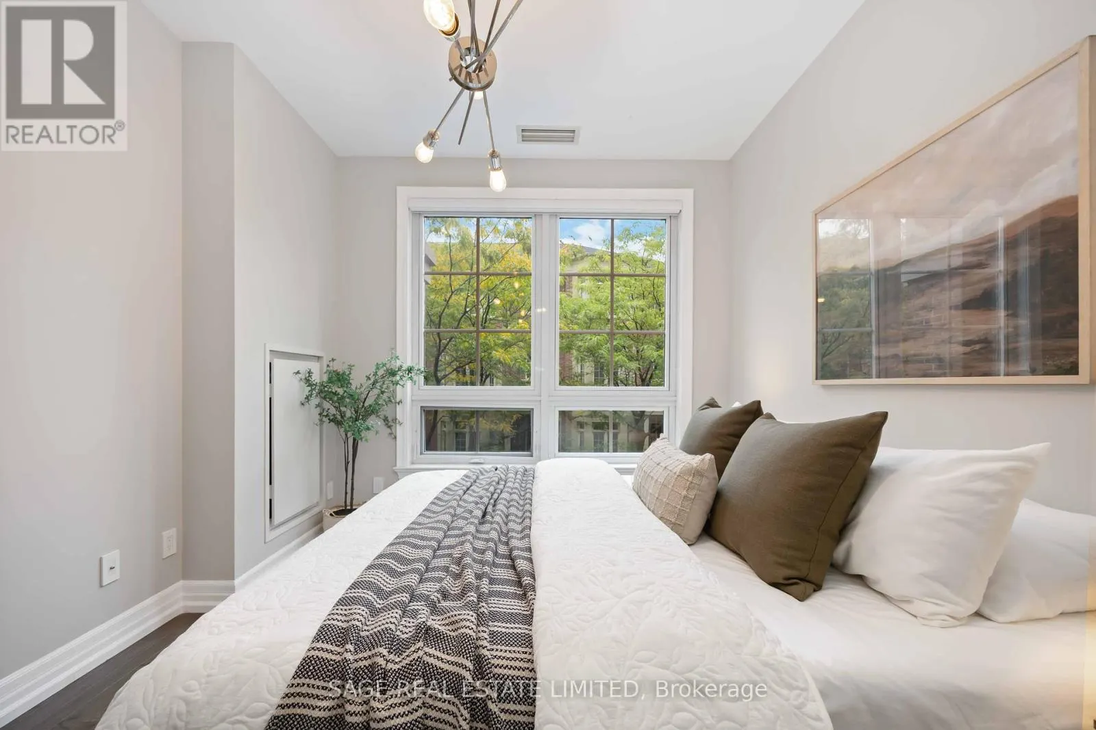 212 - 20 BURKEBROOK PLACE