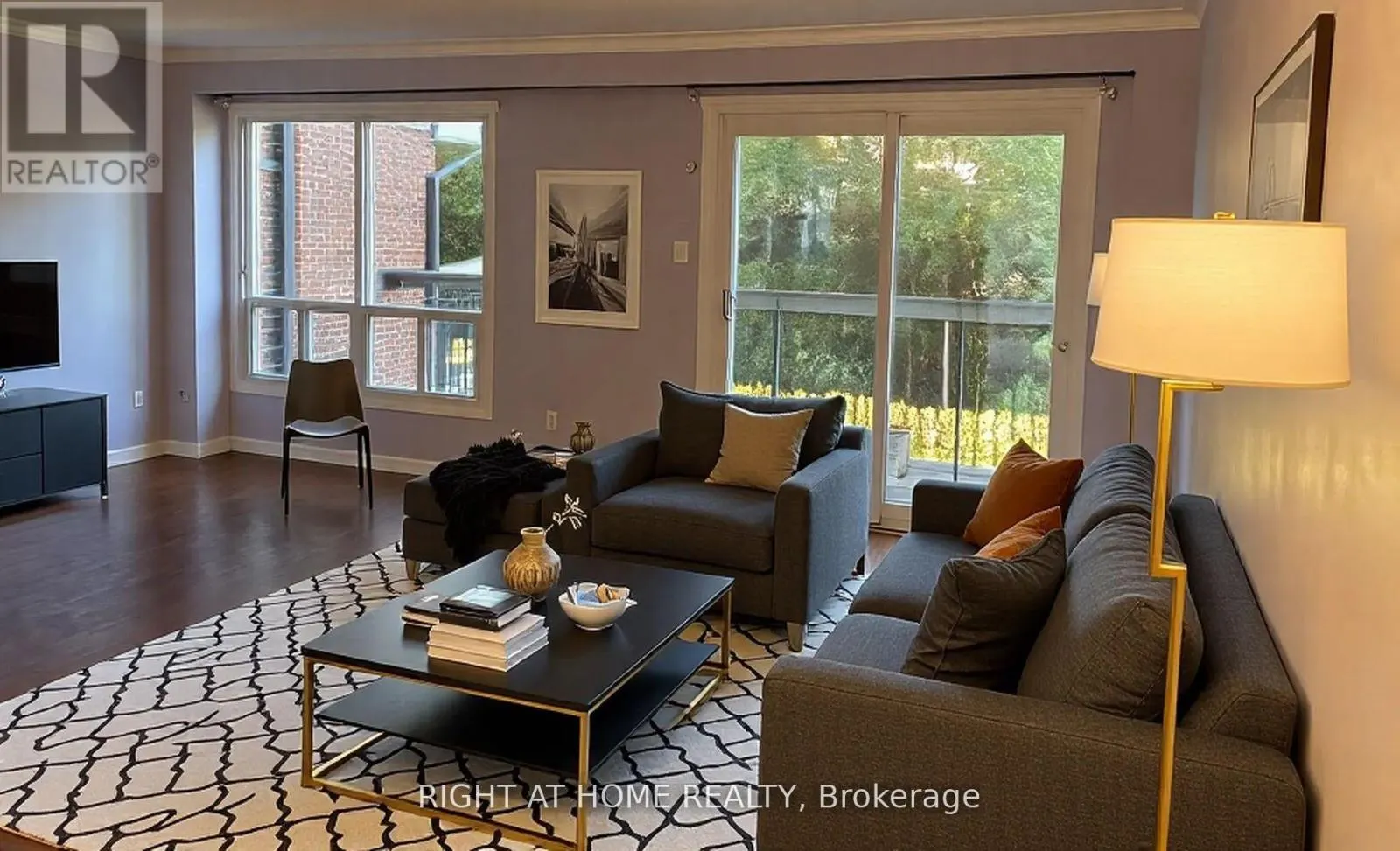 104 FARM GREENWAY