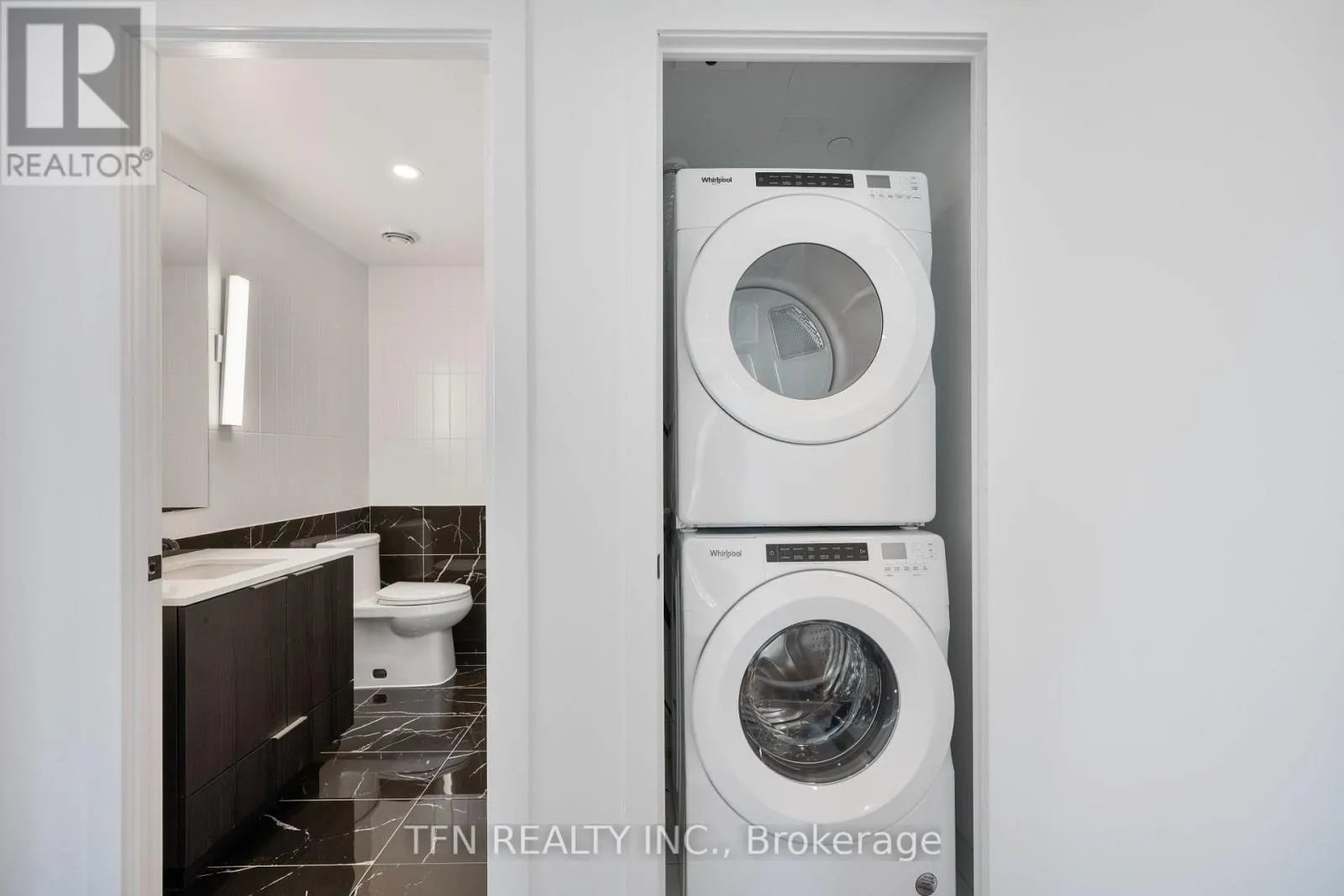 4605 - 327 KING STREET W