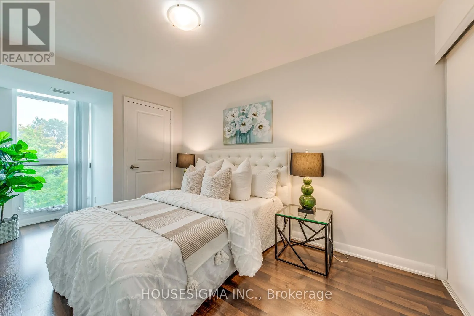 308 - 17 ANNDALE DRIVE