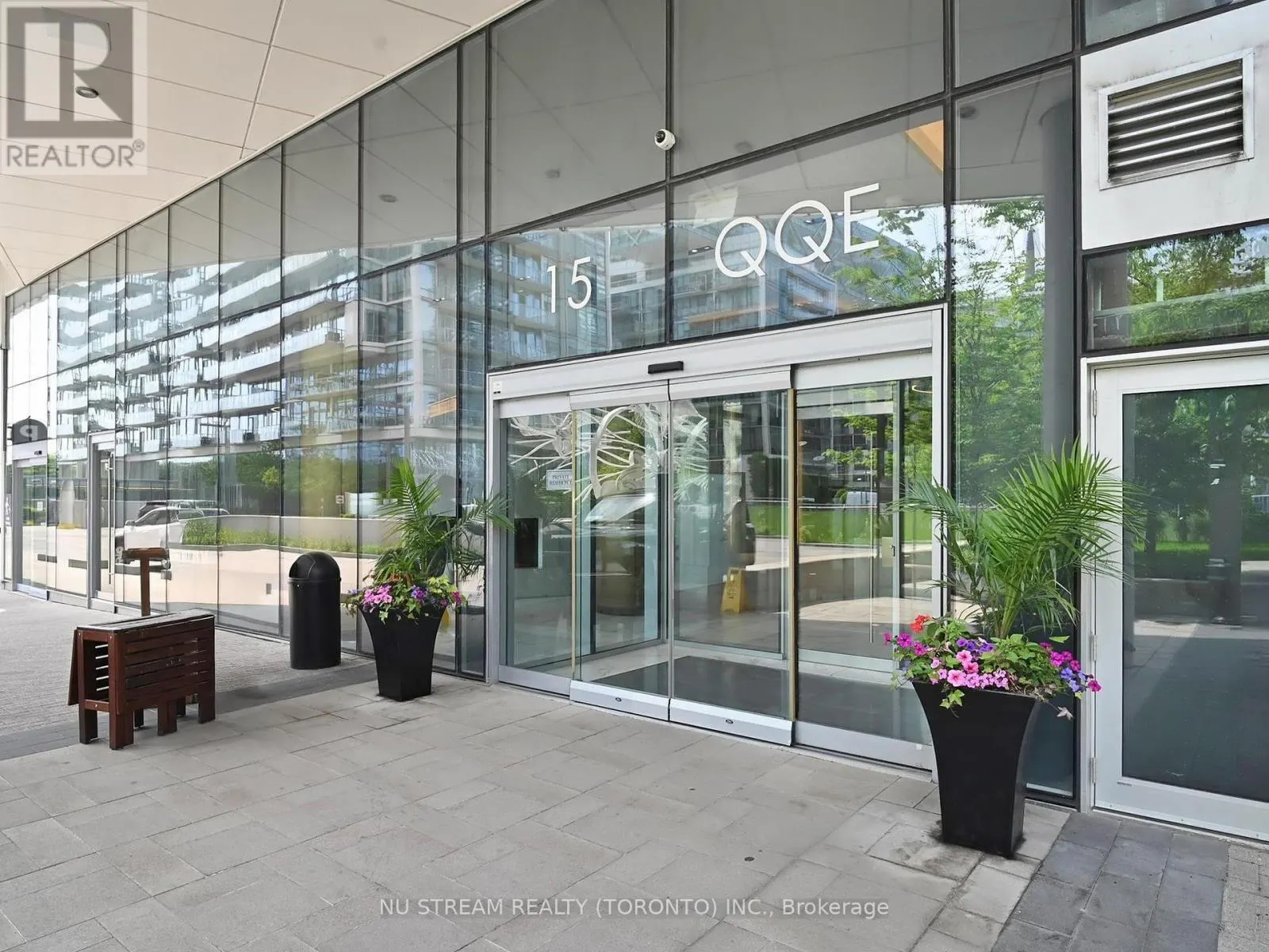 2106 - 15 QUEENS QUAY EAST QUAY E