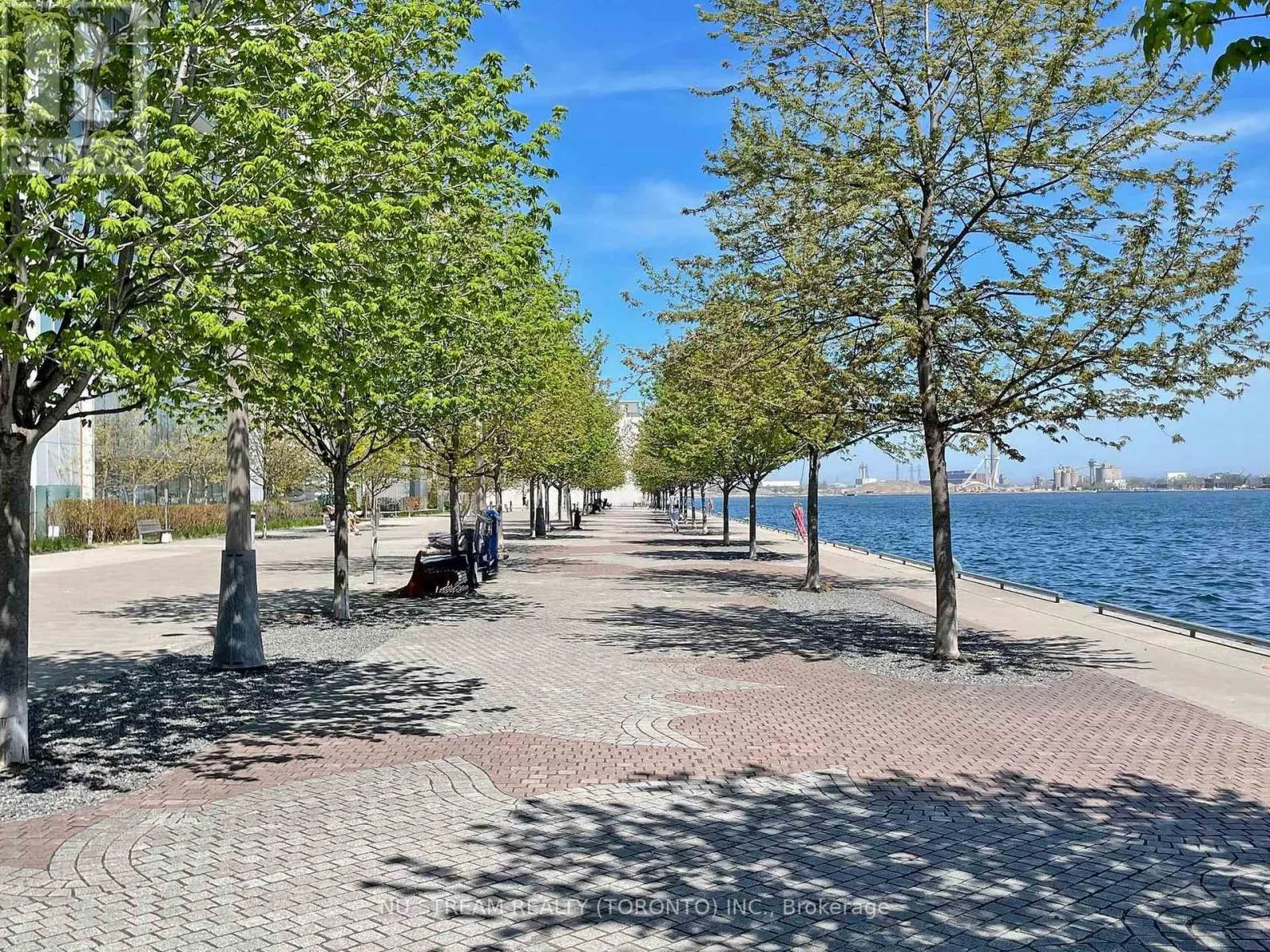2106 - 15 QUEENS QUAY EAST QUAY E