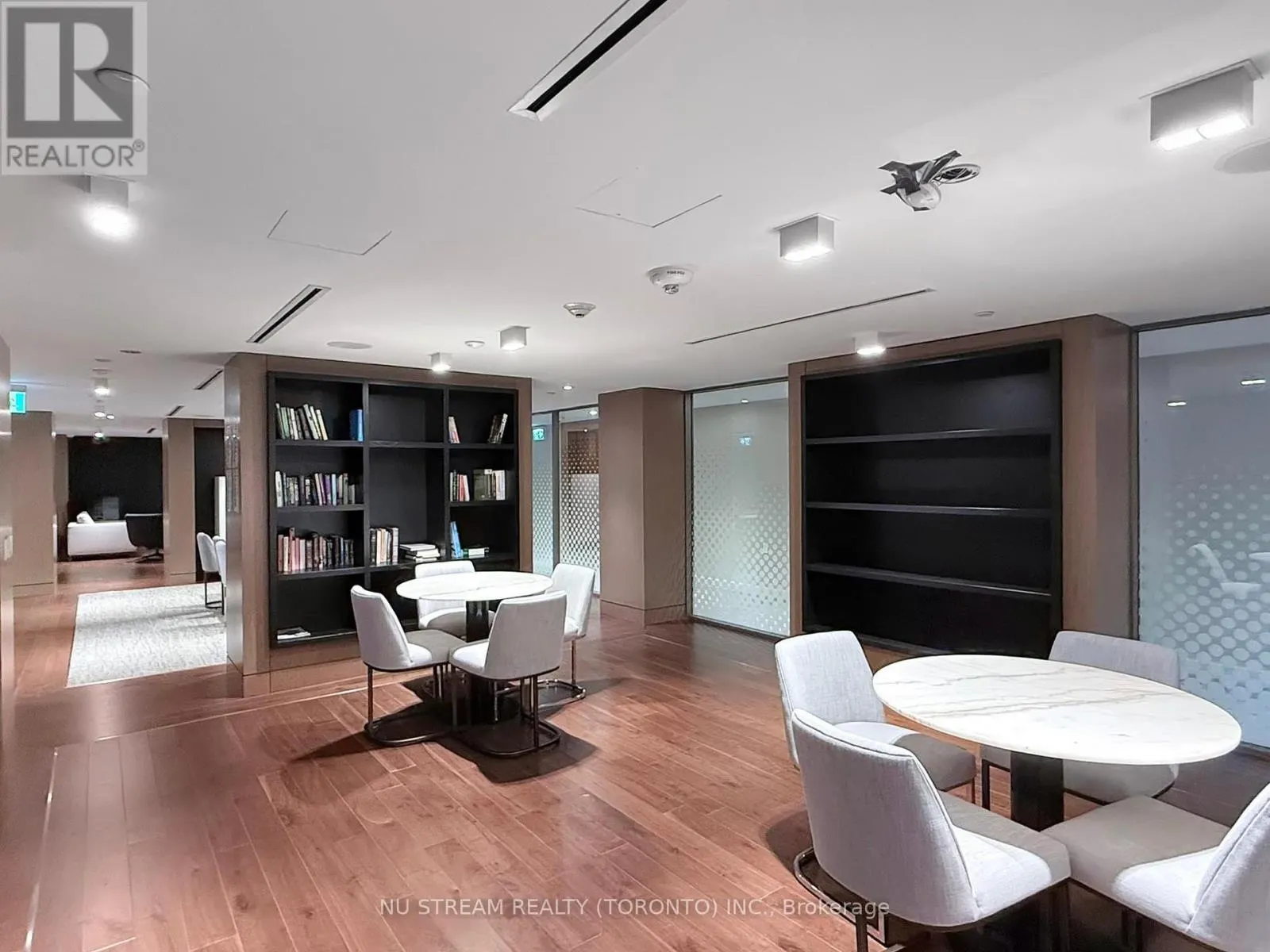 2106 - 15 QUEENS QUAY EAST QUAY E