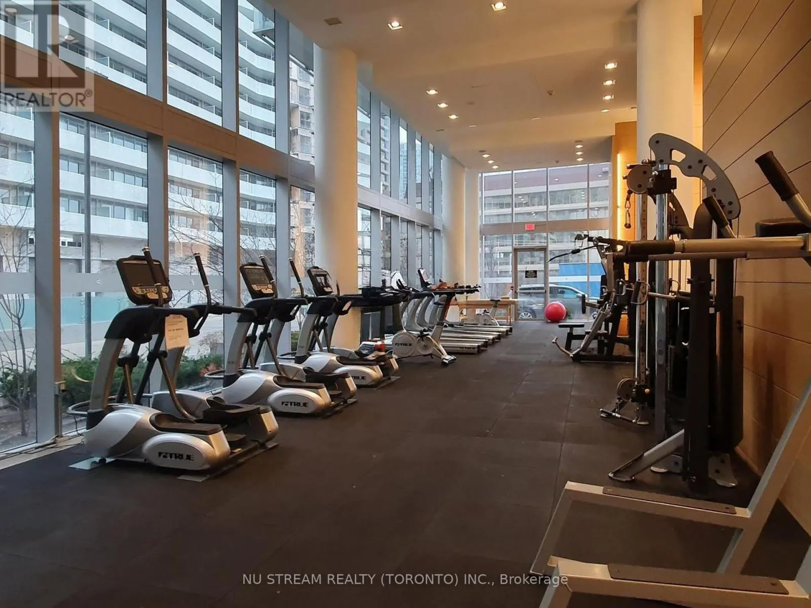 2106 - 15 QUEENS QUAY EAST QUAY E