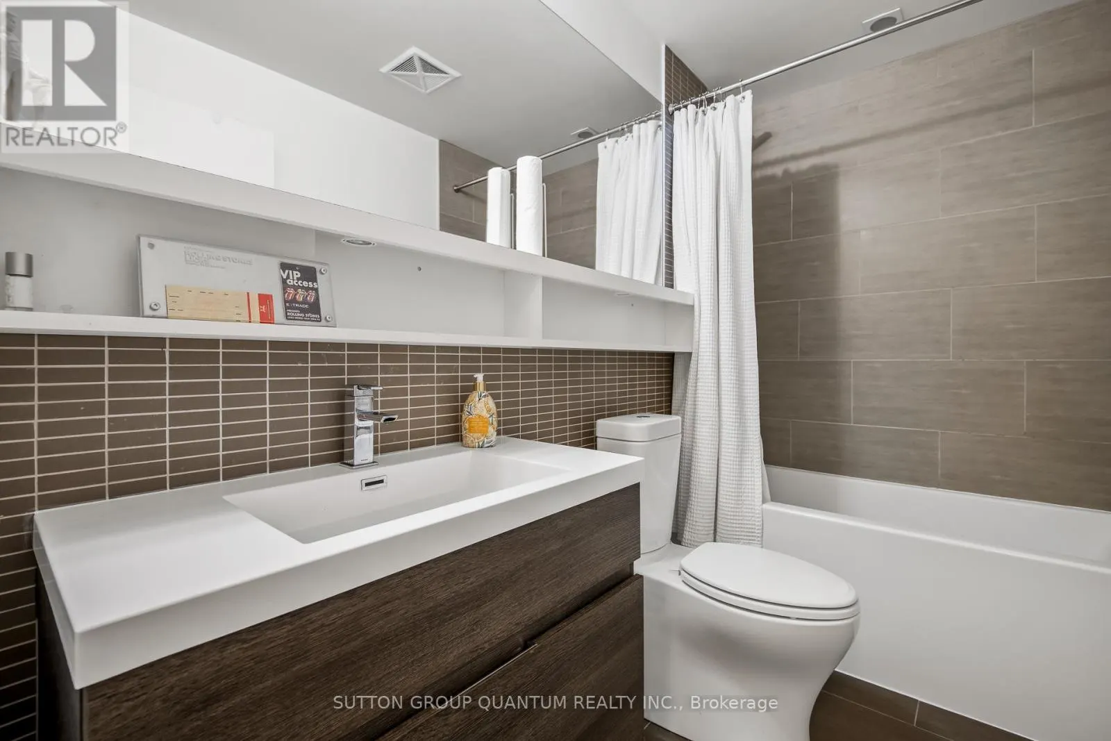 502 - 1239 DUNDAS STREET W