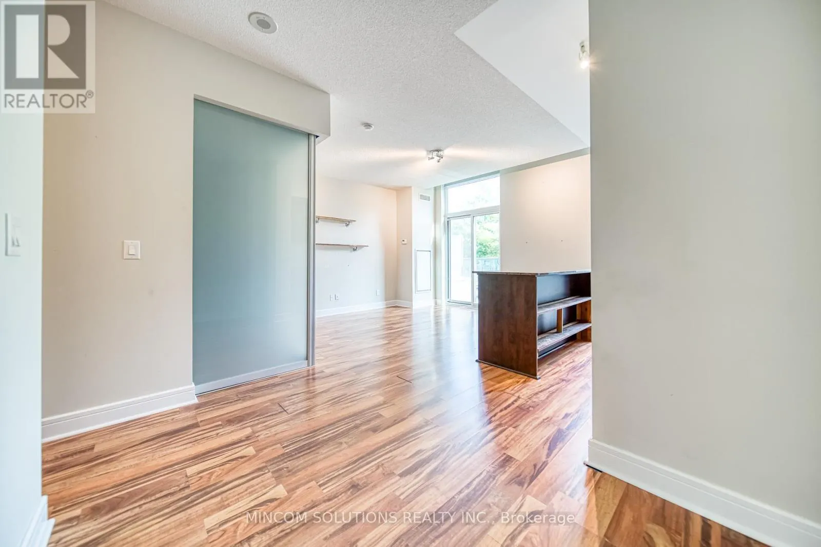 110 - 35 BRIAN PECK CRESCENT