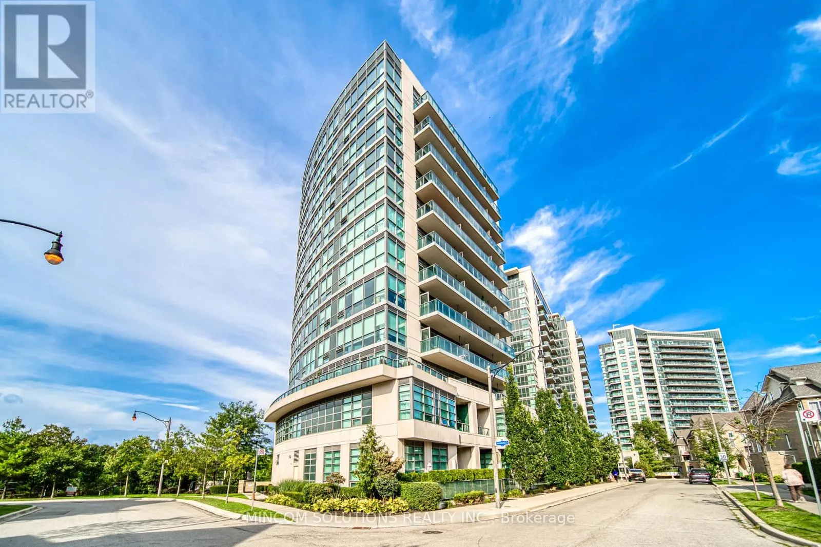 110 - 35 BRIAN PECK CRESCENT