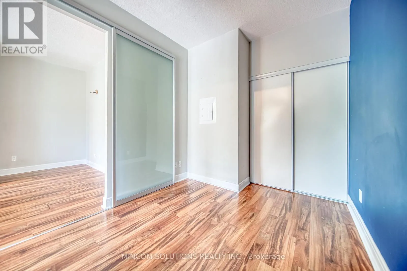 110 - 35 BRIAN PECK CRESCENT