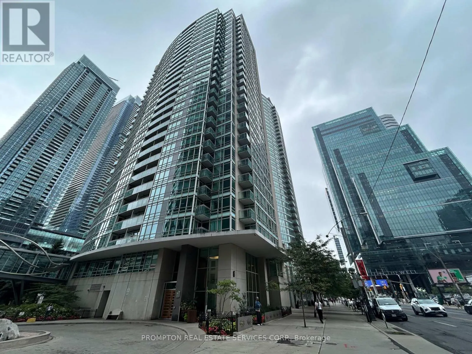 609 - 381 FRONT STREET W