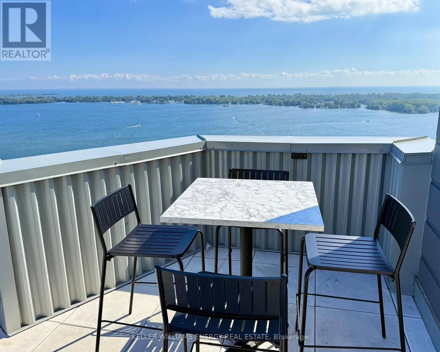 704 - 270 QUEENS QUAY W, #704