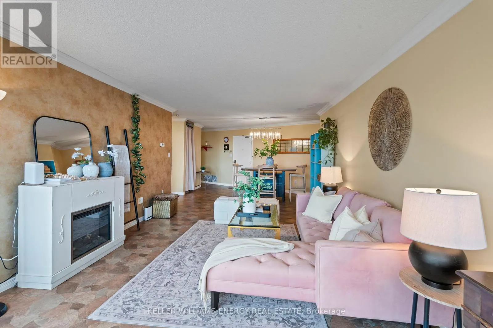 704 - 270 QUEENS QUAY W, #704