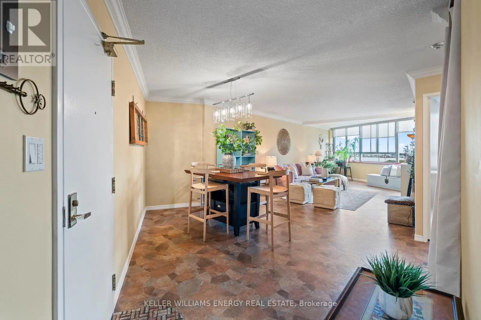 704 - 270 QUEENS QUAY W, #704