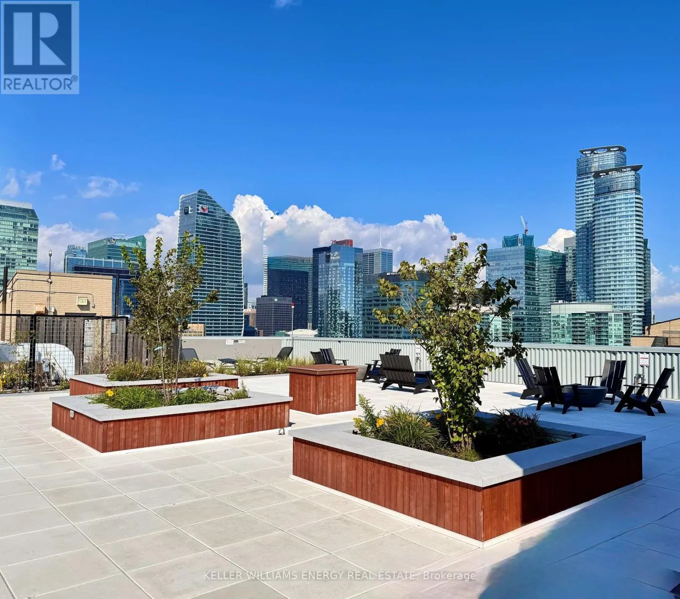 704 - 270 QUEENS QUAY W, #704
