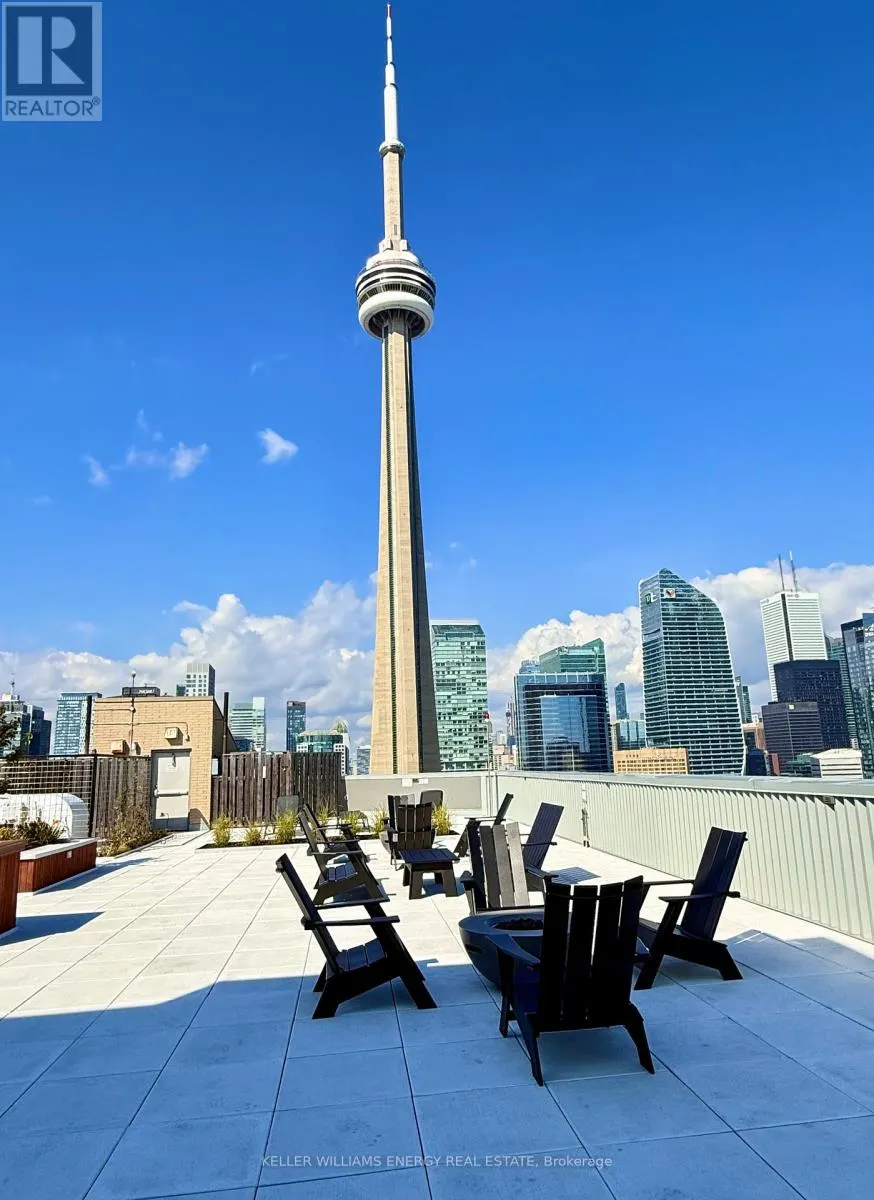 704 - 270 QUEENS QUAY W, #704