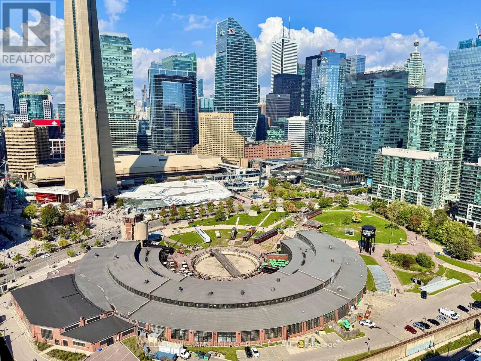 704 - 270 QUEENS QUAY W, #704