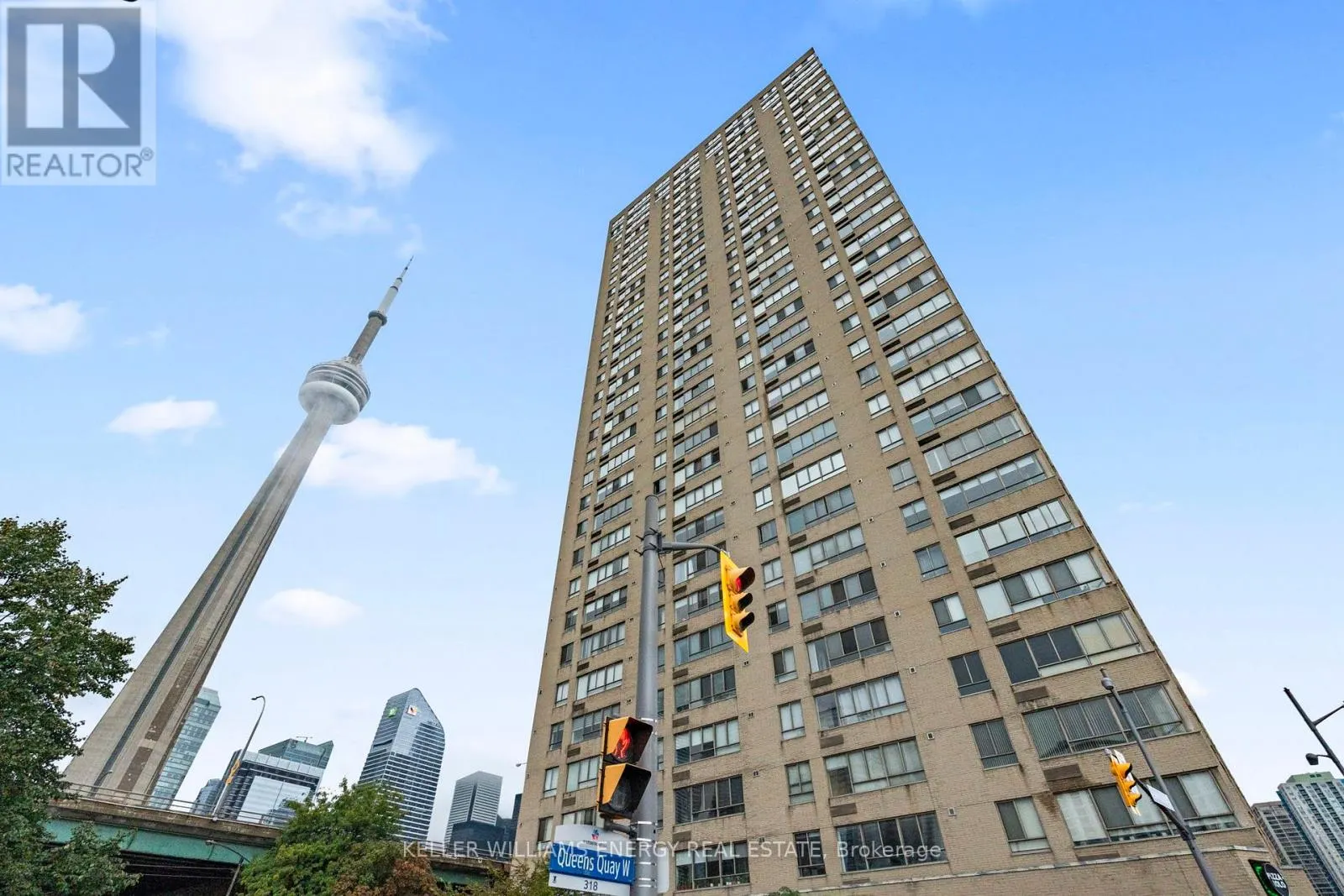 704 - 270 QUEENS QUAY W, #704
