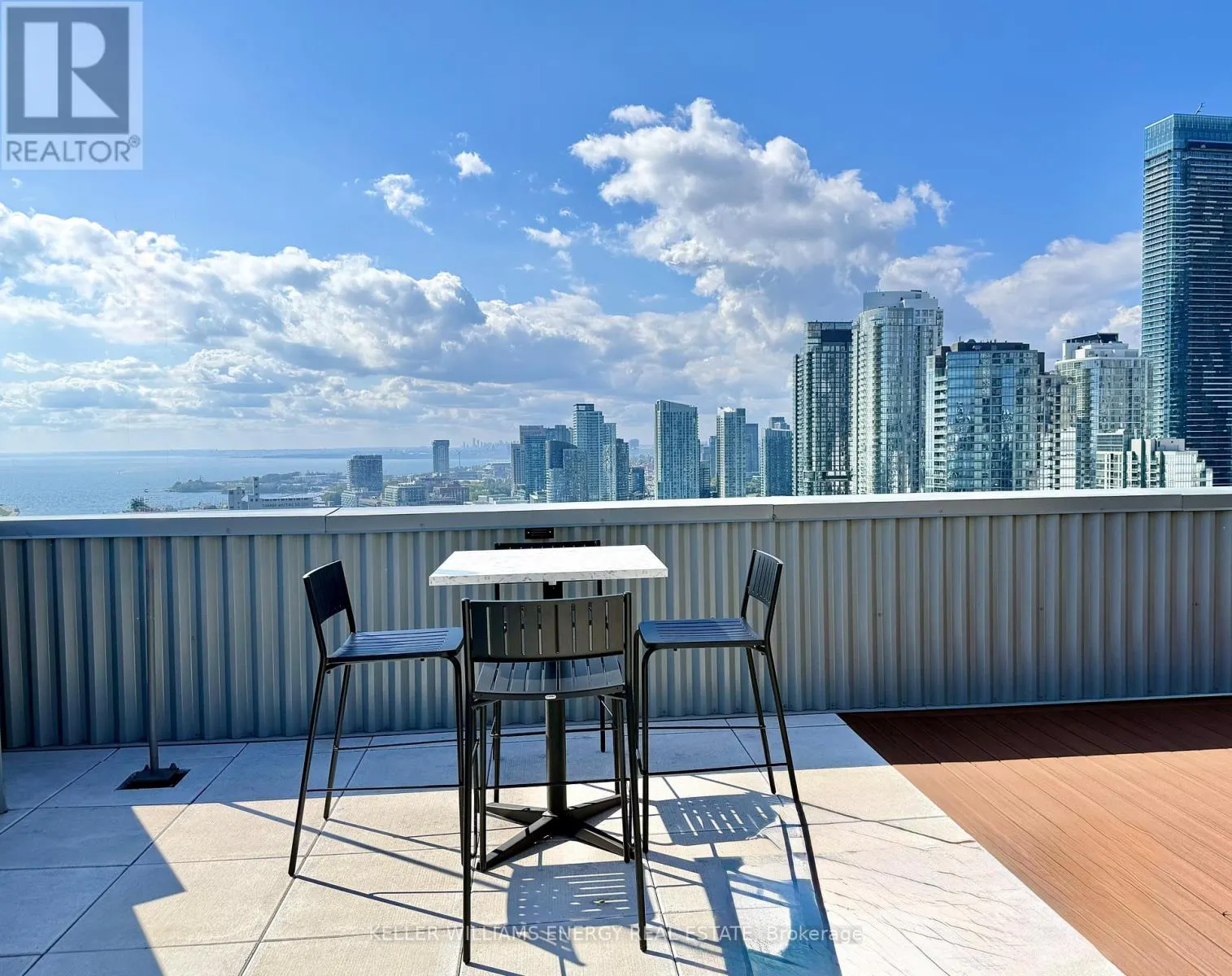 704 - 270 QUEENS QUAY W, #704