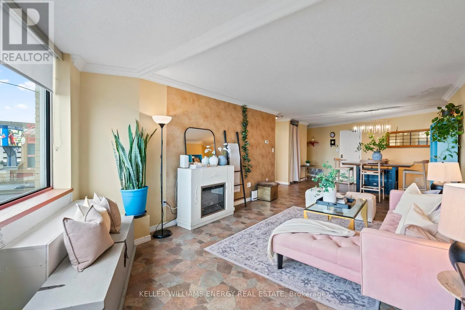 704 - 270 QUEENS QUAY W, #704