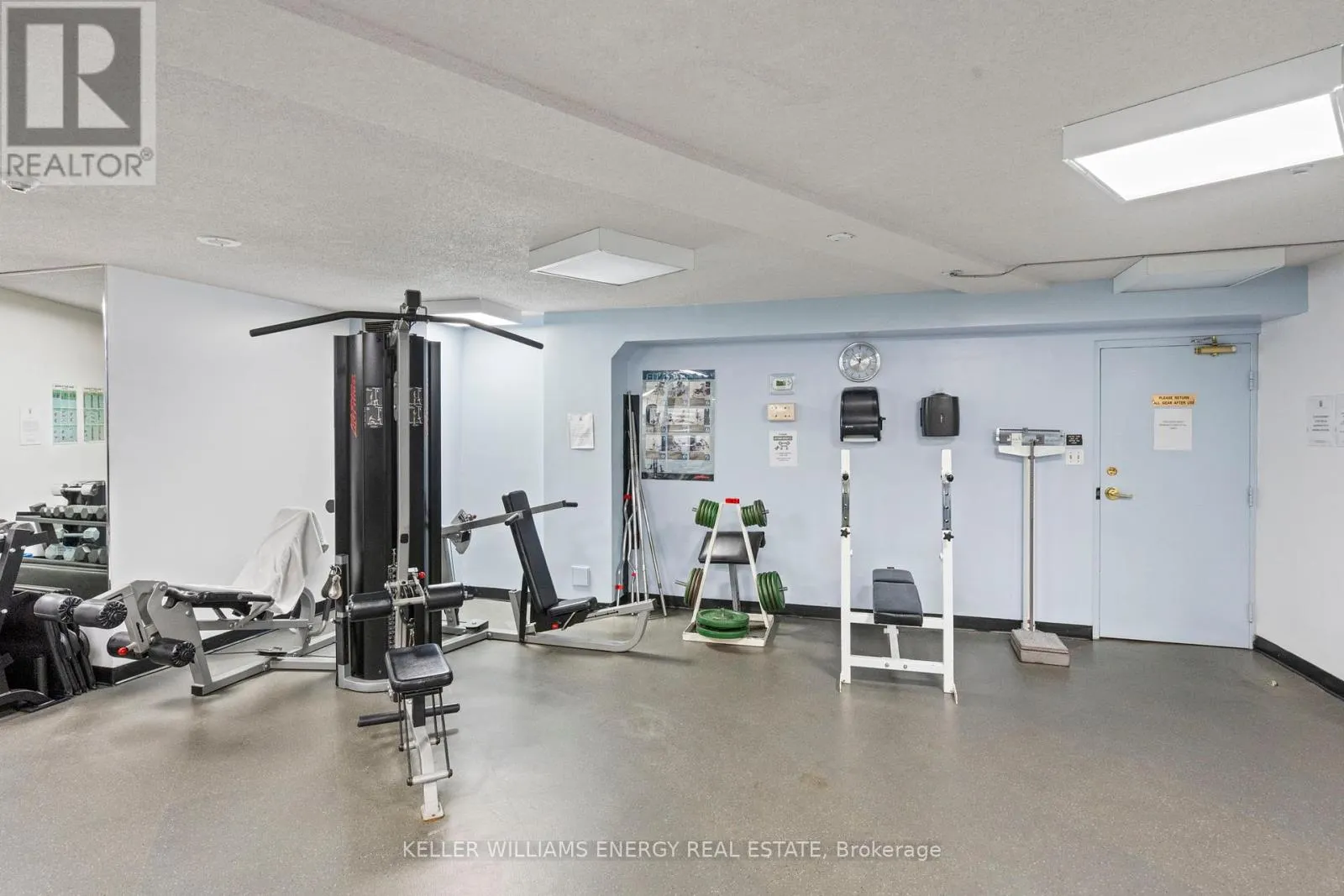 704 - 270 QUEENS QUAY W, #704
