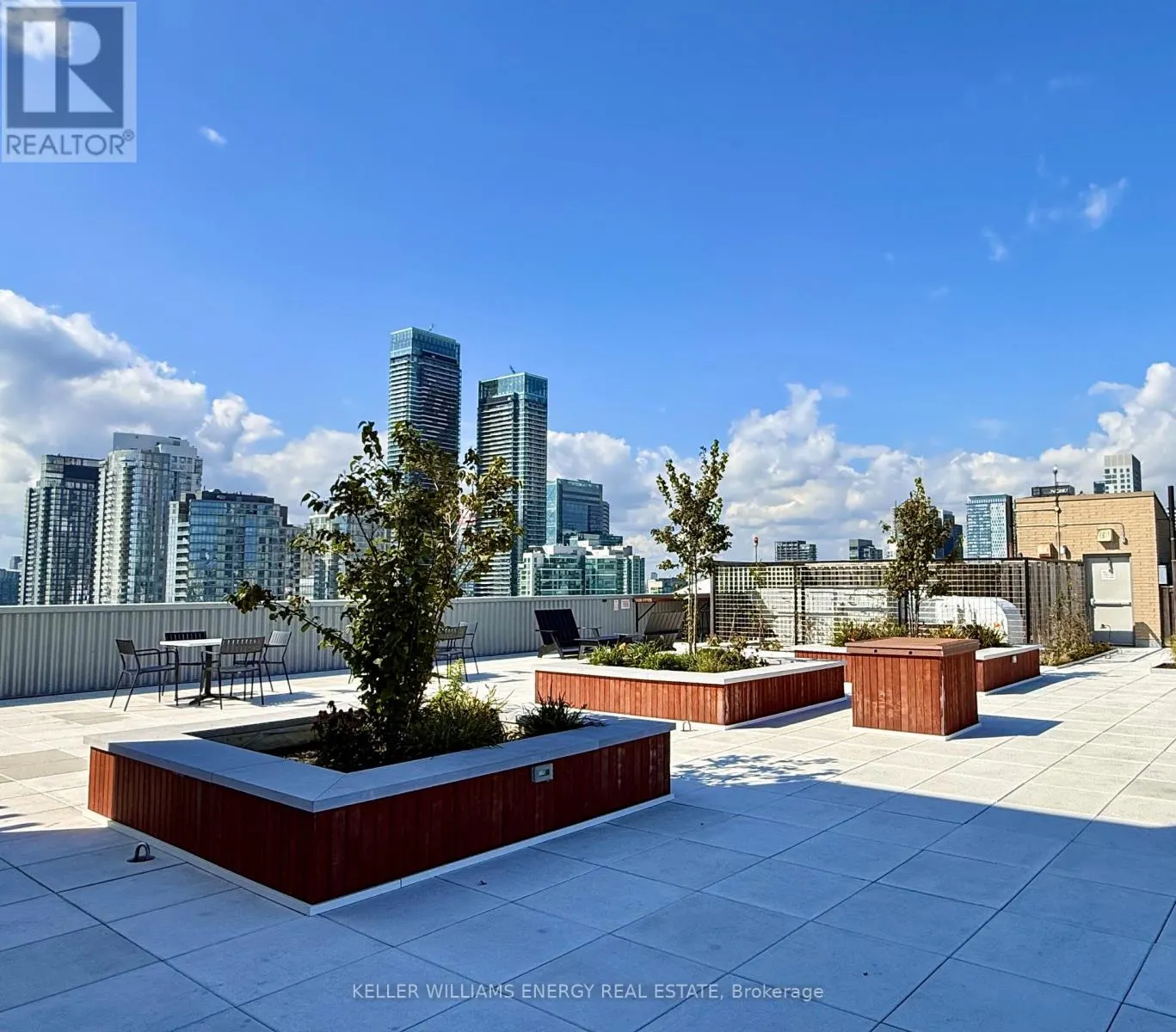 704 - 270 QUEENS QUAY W, #704