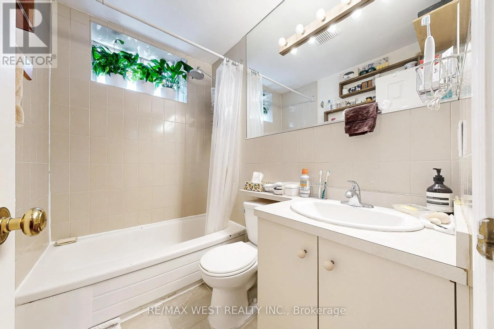 52 HEYDON PARK ROAD