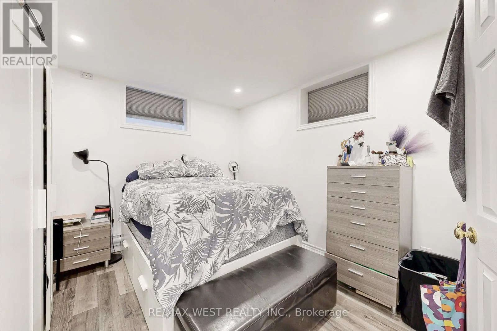 52 HEYDON PARK ROAD