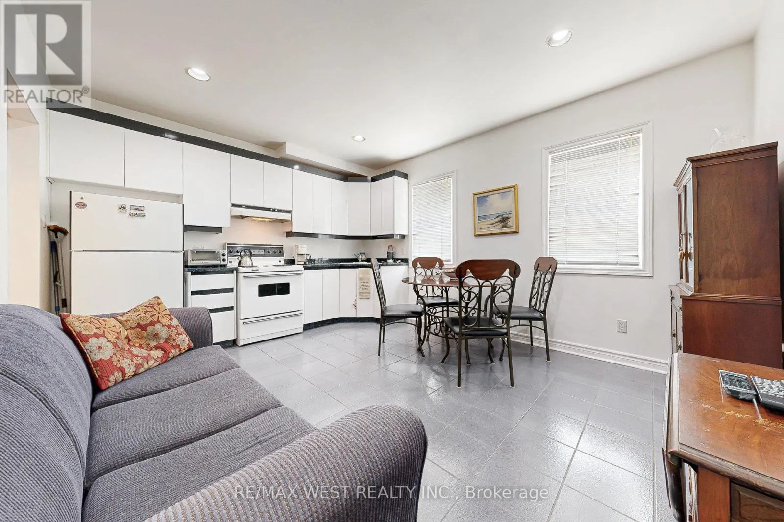 52 HEYDON PARK ROAD