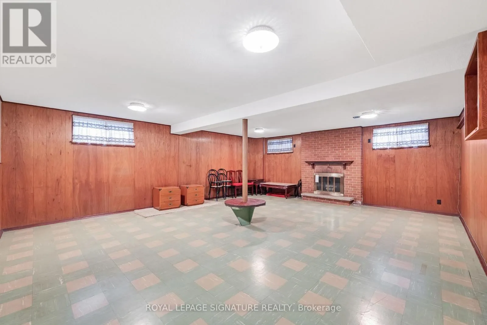 12 FELDBAR COURT