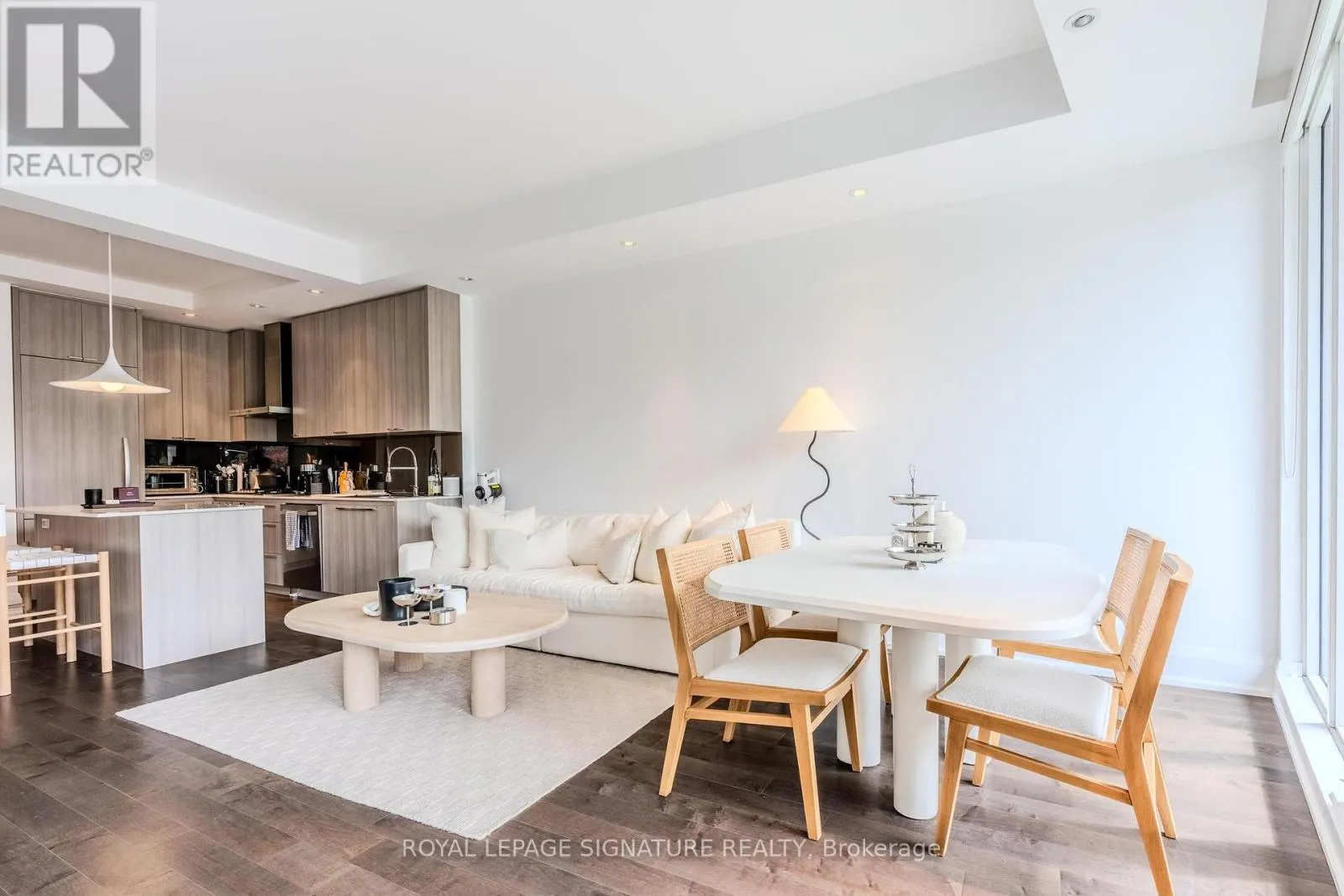 305 - 88 DAVENPORT ROAD